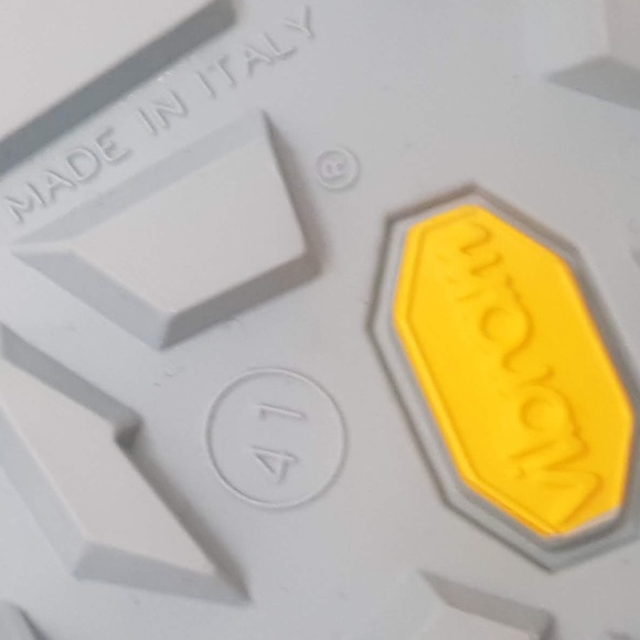 winter boots - Picture 5 of 6